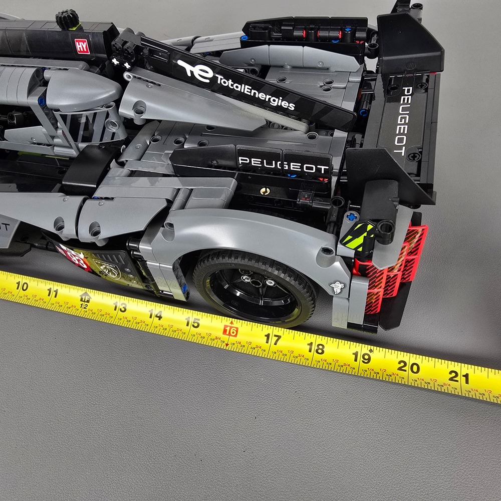 LEGO Technic Peugeot 9X8 24H Le Mans Hybrid Hypercar 42156 Assembled Model 1:10 - Picture 10 of 11